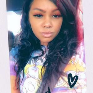 Meet your Posher, Nichelle